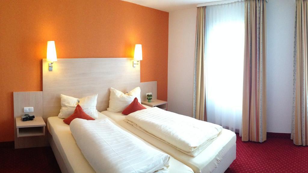Hotel Cafe Konditorei Koeppel Бінген-ам-Райн Екстер'єр фото